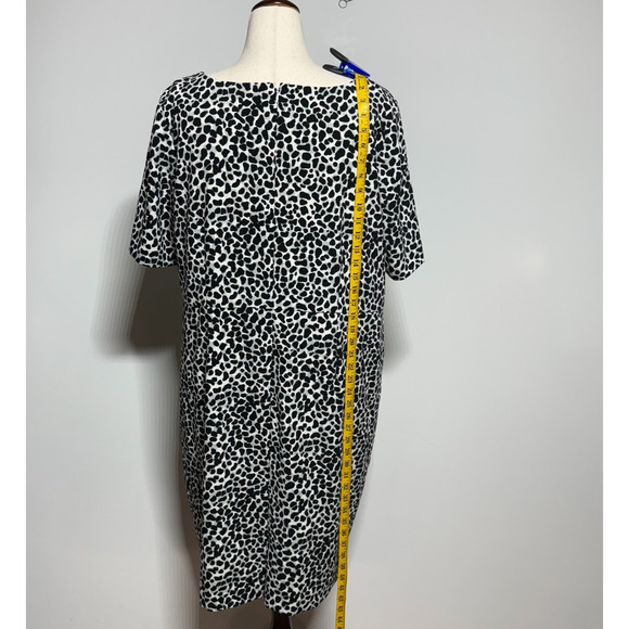 Talbots Dress 20W Knee Length Black White Animal Print Shift Back Zip Career - Picture 6 of 11